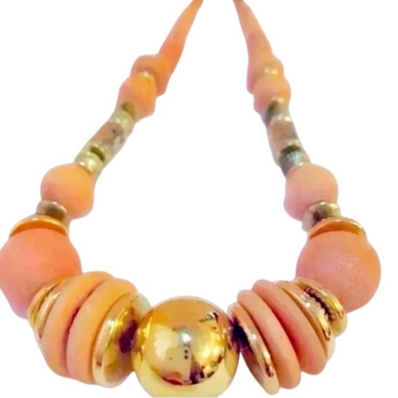 Beautiful Vintage “Golden Girls” Style Wooden Disk Coral Statement Necklace - Picture 1 of 8